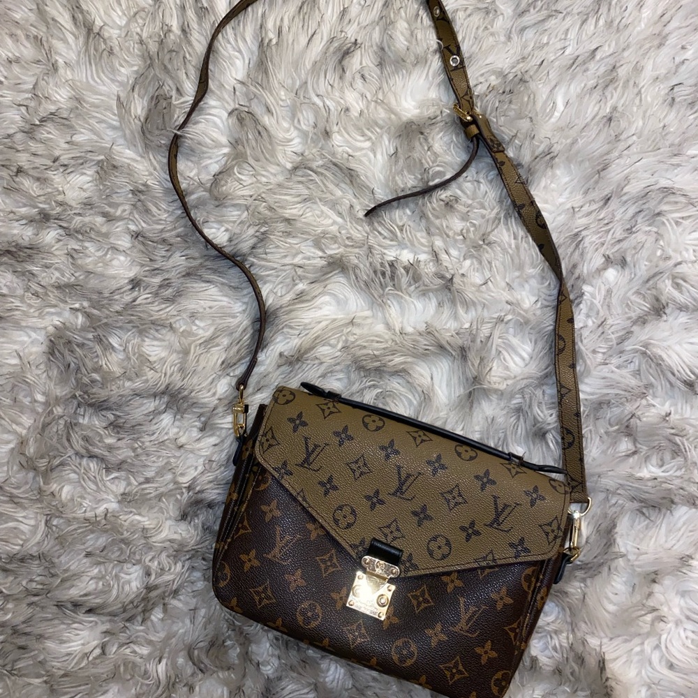 L V Bag